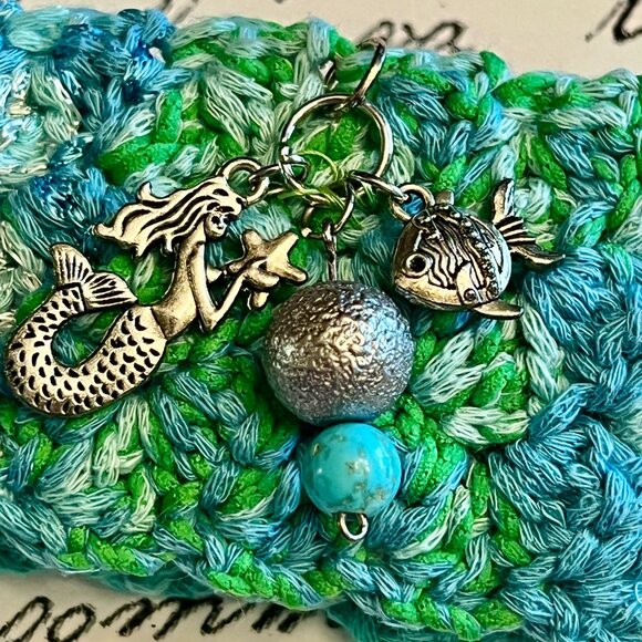 HAND CROCHETED CUFF EMBELLISHED WITH MERMAID & FISH CHARMS IN COLORS BLUE/GREEN - Picture 3 of 4